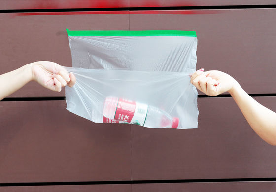 Vochtbestendige gevouwen PE-maskerfilmrolletjes die tijdens het schilderen de oppervlakken beschermen